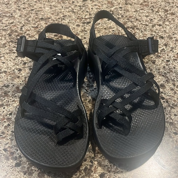 Chaco Women's Black ZX/2 Cross Strap Sandal Size 7 - Picture 2 of 5